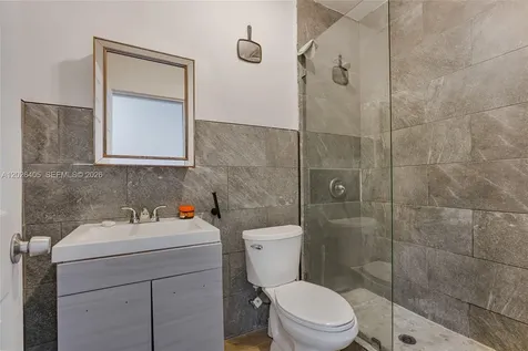 2275 NW 30th Street Miami FL 33142
