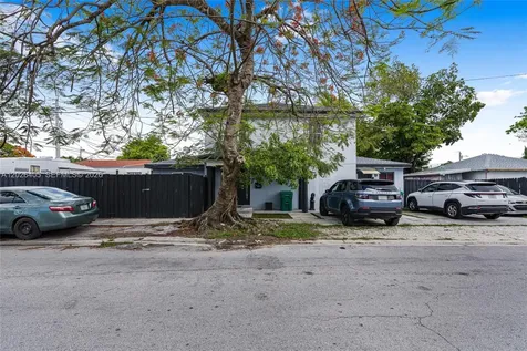 2275 NW 30th Street Miami FL 33142