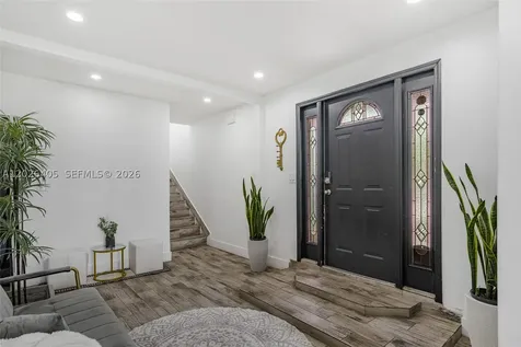 2275 NW 30th Street Miami FL 33142