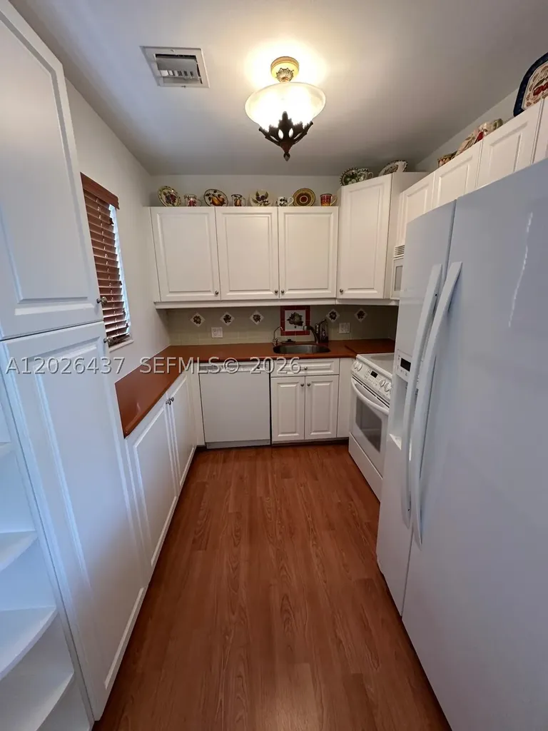 449 Fanshaw K Boca Raton FL 33434