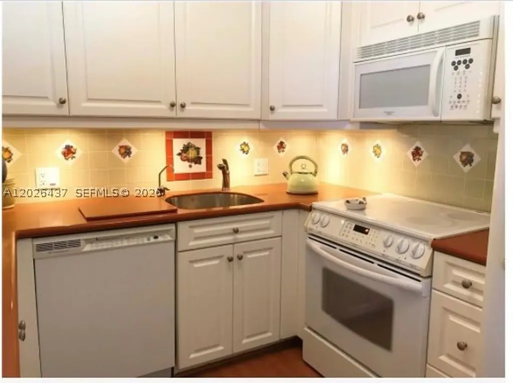 449 Fanshaw K Boca Raton FL 33434