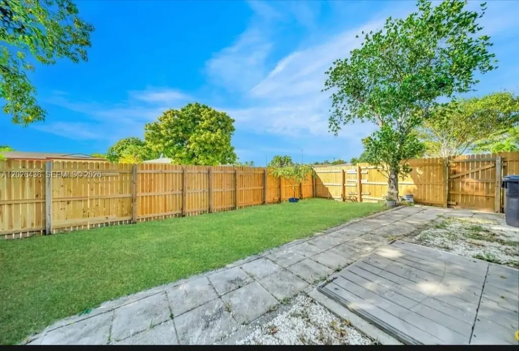 6812 Rio Pinar North Lauderdale FL 33068