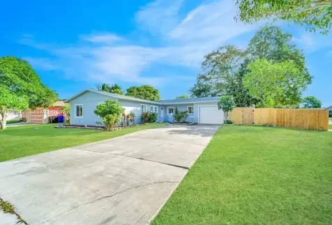 6812 Rio Pinar North Lauderdale FL 33068