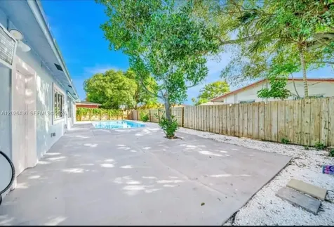 6812 Rio Pinar North Lauderdale FL 33068