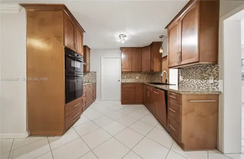 2202 N 42nd Avenue Hollywood FL 33021