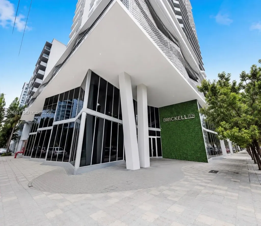 1010 SW 2nd Avenue Miami FL 33130