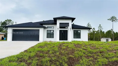 911 Cleveland Avenue Lehigh Acres FL 33972
