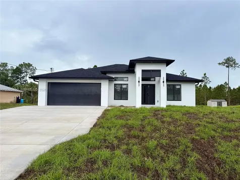 911 Cleveland Avenue Lehigh Acres FL 33972