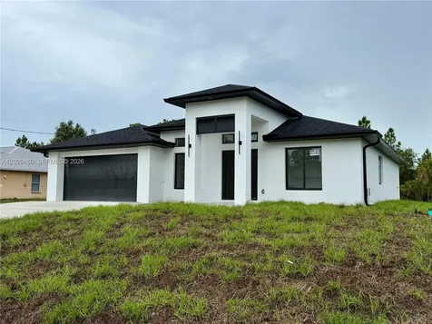 911 Cleveland Avenue Lehigh Acres FL 33972