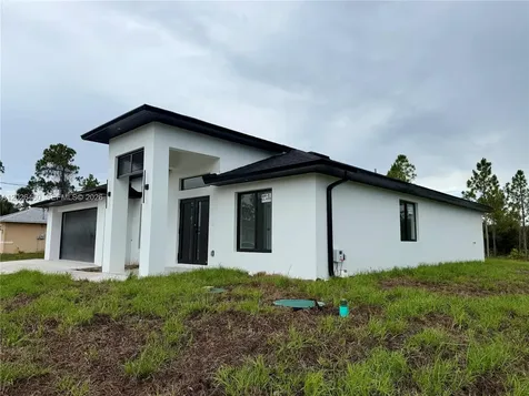 911 Cleveland Avenue Lehigh Acres FL 33972