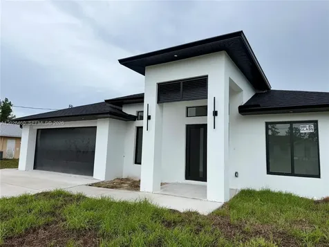 911 Cleveland Avenue Lehigh Acres FL 33972