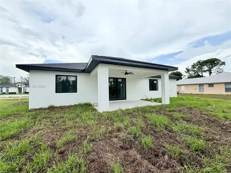 911 Cleveland Avenue Lehigh Acres FL 33972
