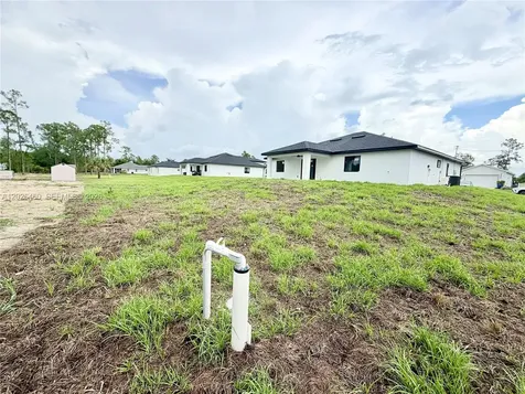 911 Cleveland Avenue Lehigh Acres FL 33972