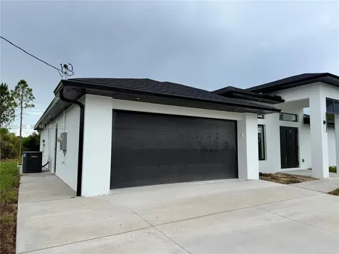 911 Cleveland Avenue Lehigh Acres FL 33972