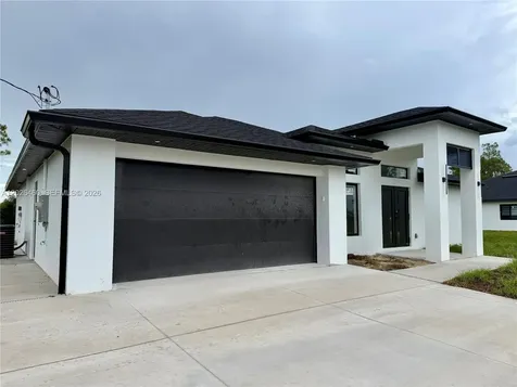 911 Cleveland Avenue Lehigh Acres FL 33972