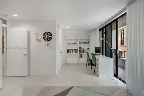 10659 NE Quaybridge Court Miami FL 33138