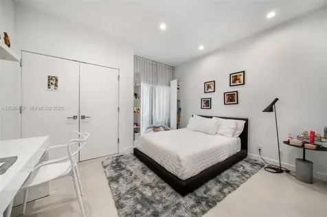 10659 NE Quaybridge Court Miami FL 33138