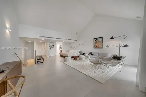 10659 NE Quaybridge Court Miami FL 33138