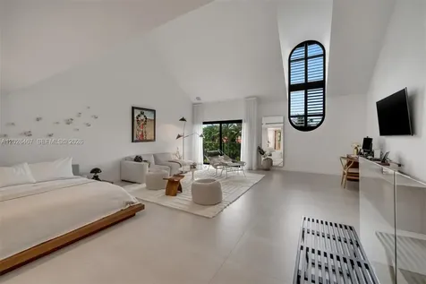 10659 NE Quaybridge Court Miami FL 33138