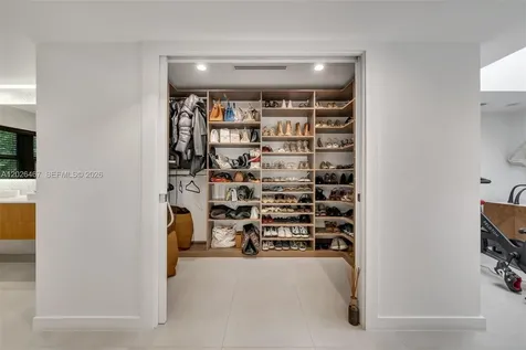 10659 NE Quaybridge Court Miami FL 33138