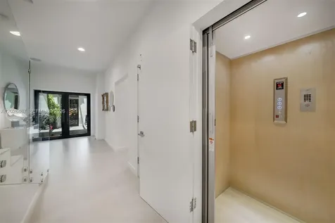 10659 NE Quaybridge Court Miami FL 33138