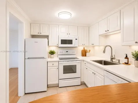 5401 Collins Avenue Miami Beach FL 33140