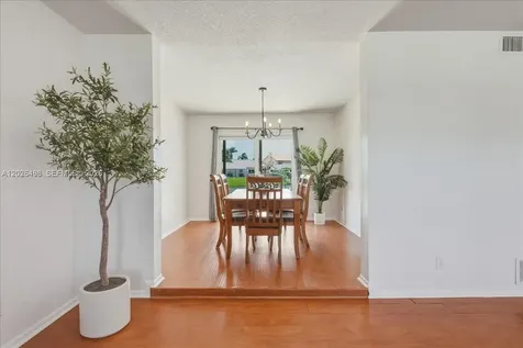 5680 Thornbluff Avenue Davie FL 33331