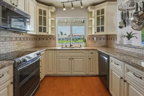 5680 Thornbluff Avenue Davie FL 33331