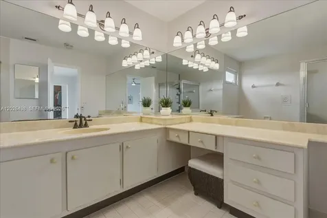 5680 Thornbluff Avenue Davie FL 33331