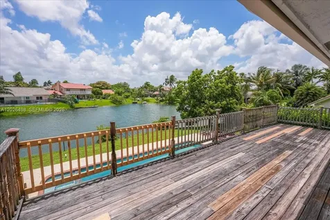 5680 Thornbluff Avenue Davie FL 33331