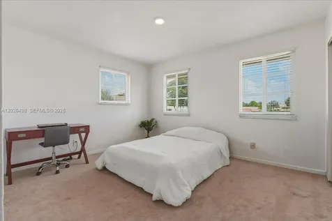 5680 Thornbluff Avenue Davie FL 33331
