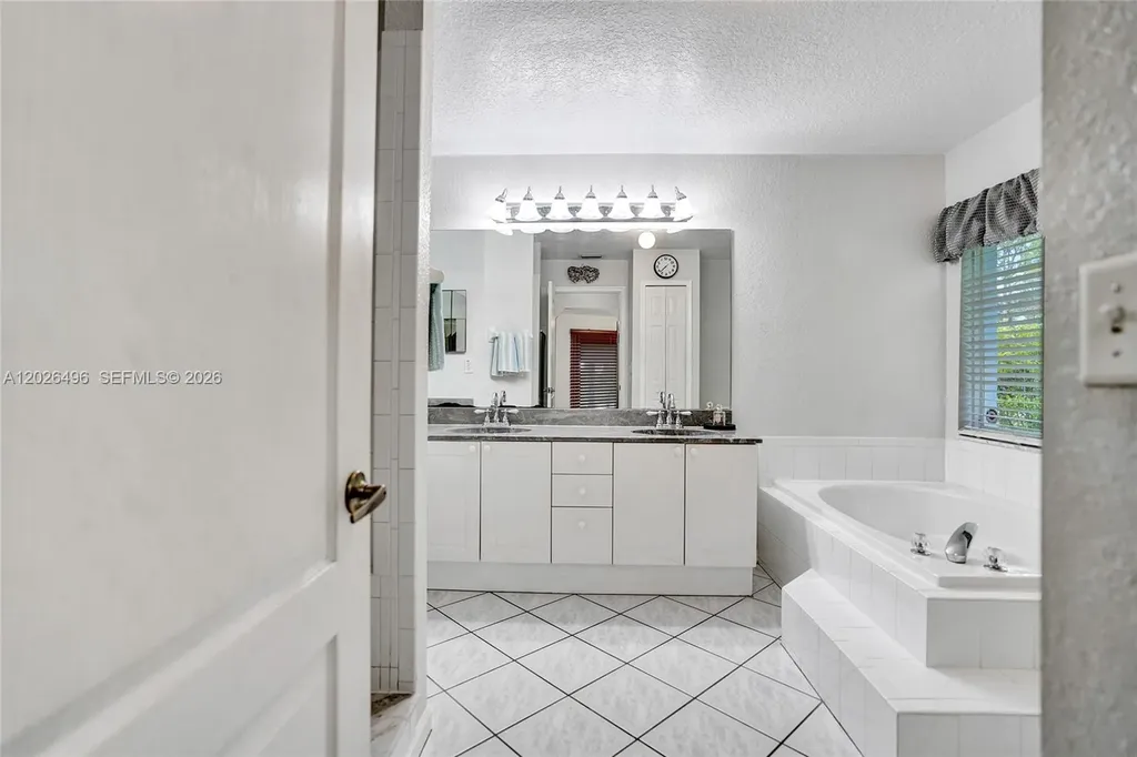 14808 N 69th Street N Loxahatchee FL 33470