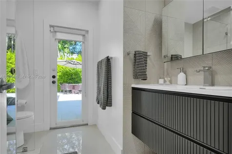 6111 SW 86th Street South Miami FL 33143