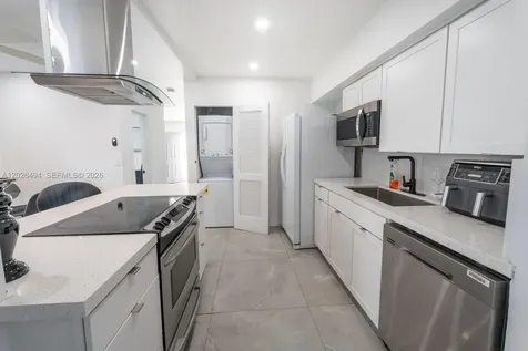 711 85th Street Miami Beach FL 33141