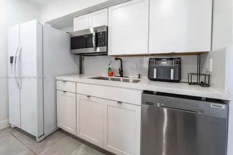 711 85th Street Miami Beach FL 33141