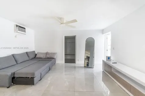 711 85th Street Miami Beach FL 33141