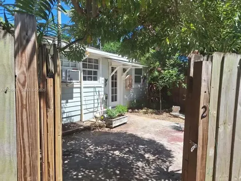 1121 NE 1st Avenue Fort Lauderdale FL 33304