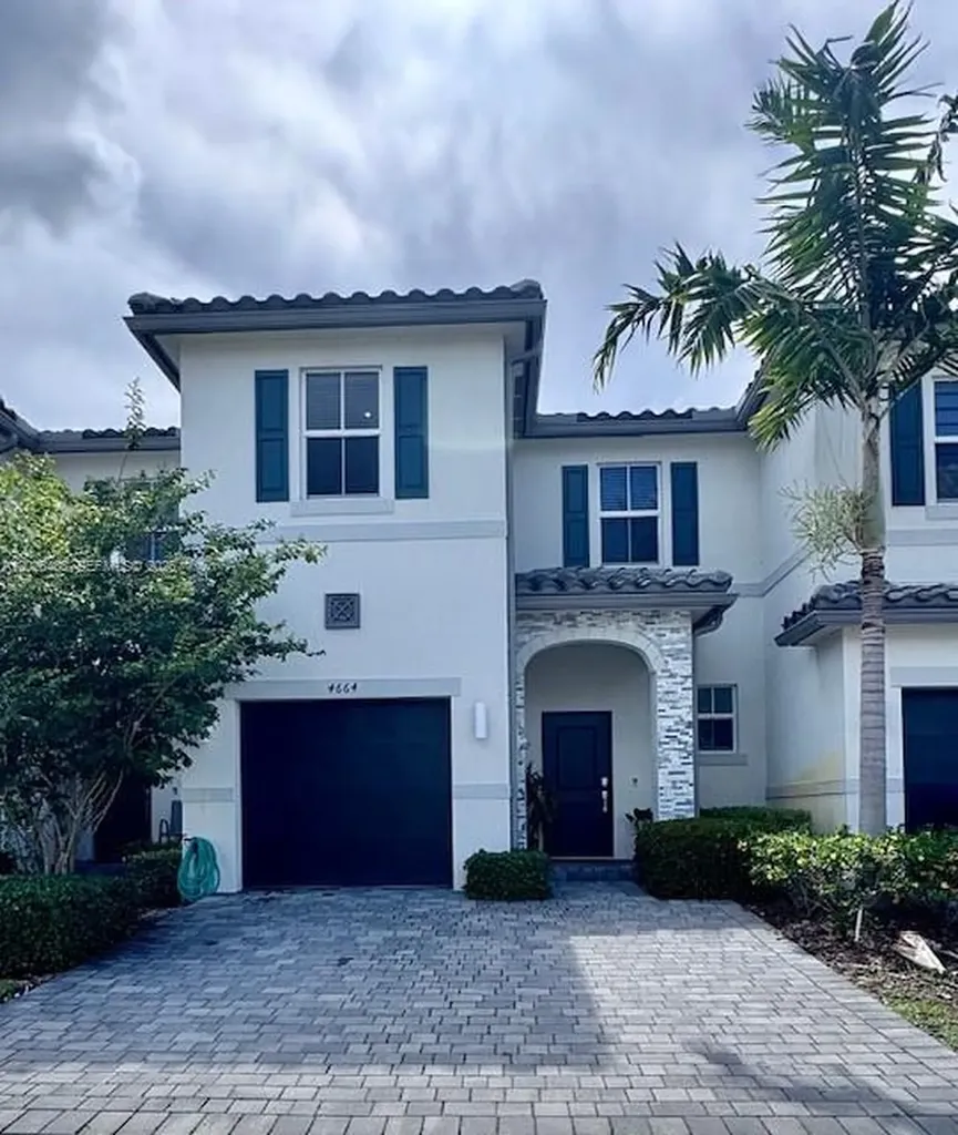 4664 NW 120th Way Coral Springs FL 33076