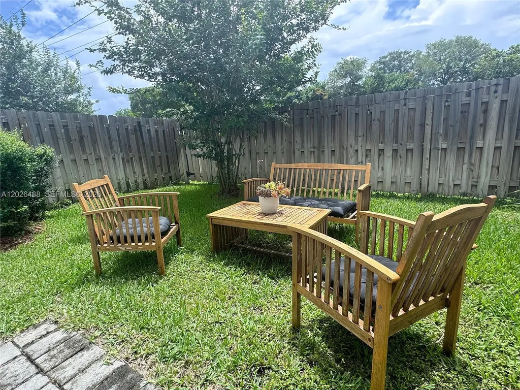 4664 NW 120th Way Coral Springs FL 33076