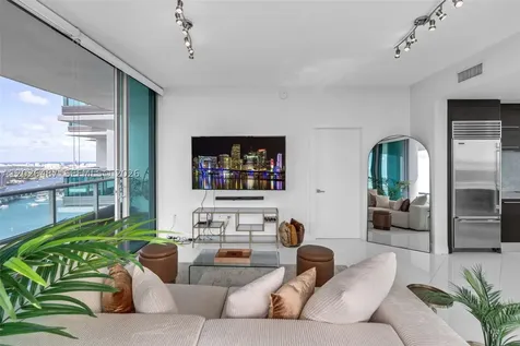 900 Biscayne Boulevard Miami FL 33132