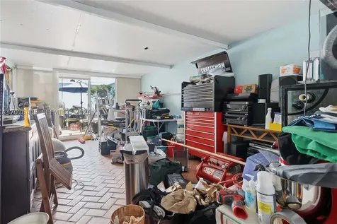 2321 SW 81st Terrace North Lauderdale FL 33068