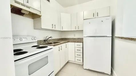 42 SW 14th Street Dania Beach FL 33004
