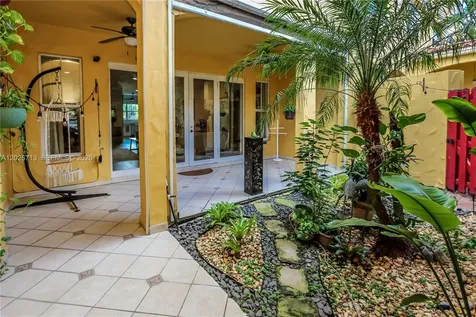 1619 Harrison Street Hollywood FL 33020