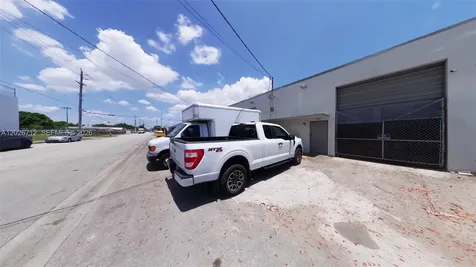 1045 SE 9th Court Hialeah FL 33010