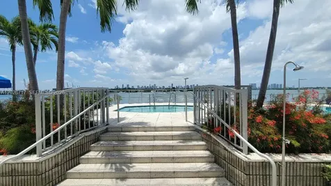 800 West Avenue Miami Beach FL 33139