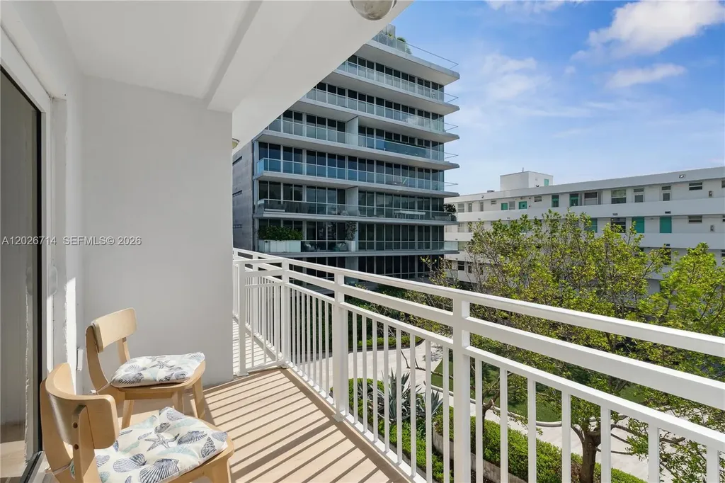 325 Ocean Drive Miami Beach FL 33139