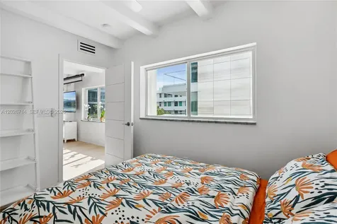 325 Ocean Drive Miami Beach FL 33139