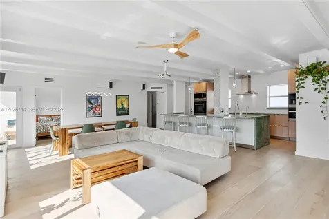 325 Ocean Drive Miami Beach FL 33139