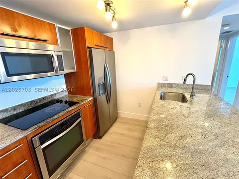 185 SW 7th Street Miami FL 33130