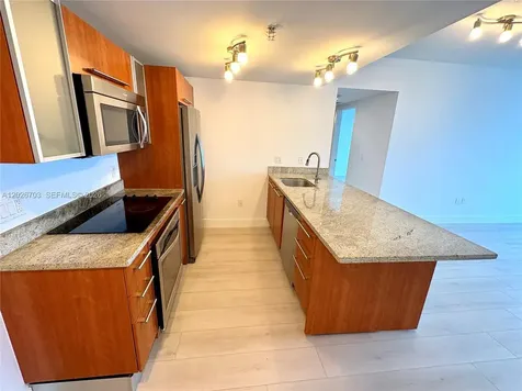 185 SW 7th Street Miami FL 33130